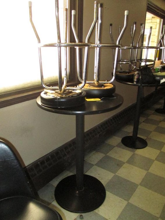 4' Round Bar Table w/ (2) Stools