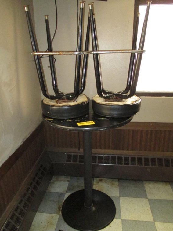 4' Round Bar Table w/ (2) Stools