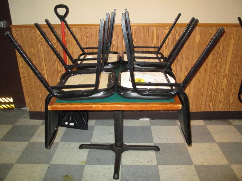 Restaurant Table w/ (4) Chairs