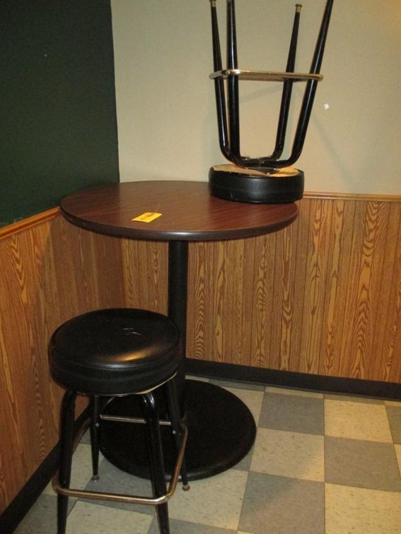 4' Round Bar Table w/ (2) Stools