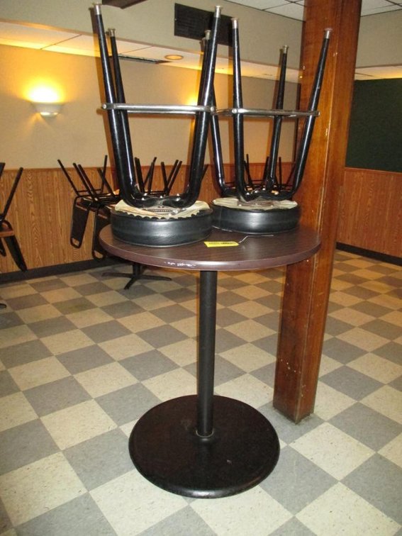 4' Round Bar Table w/ (2) Stools