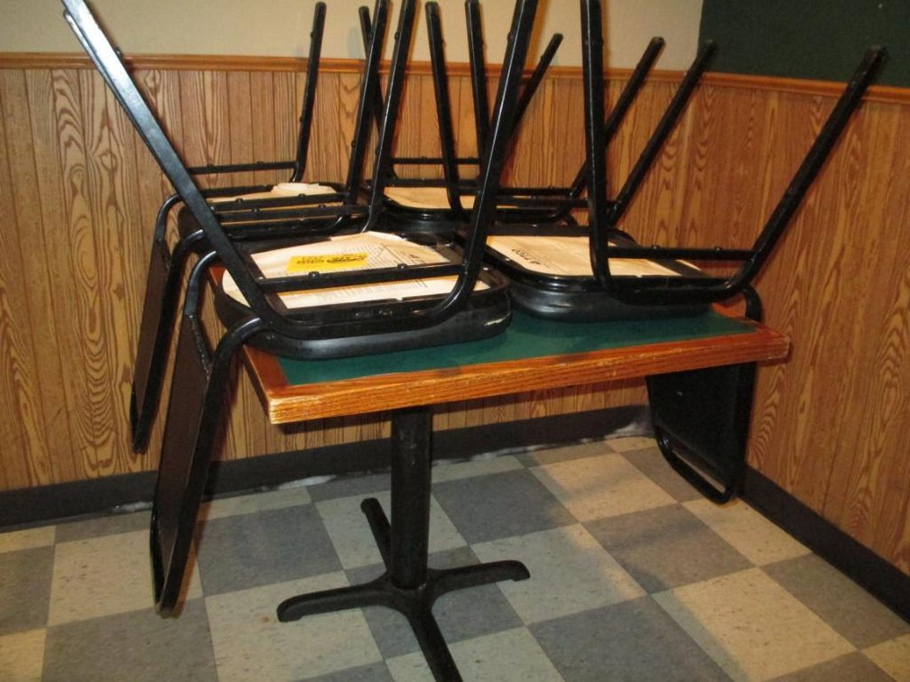 Restaurant Table w/ (4) Chairs