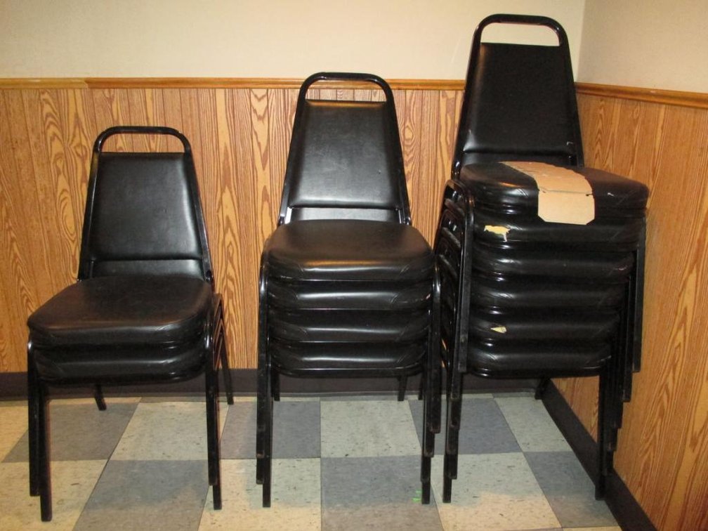 (12) Restaurant Cushioned Chairs