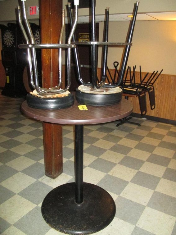 4' Round Bar Table w/ (2) Stools