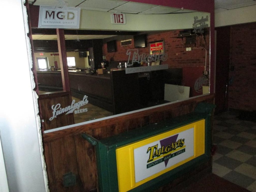 Tailgates Sports Bar & Grill Large Mirror & Tailgate 