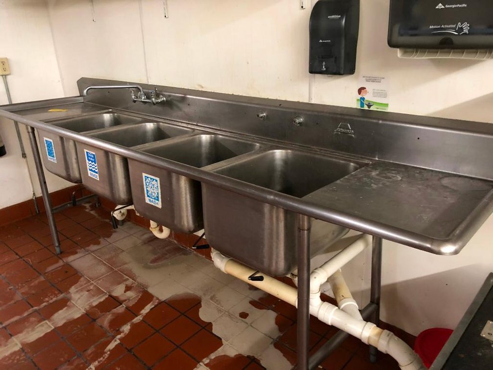 Commercial Stainless Steel 4 Sink - 9'2''x2'2''x3'6''