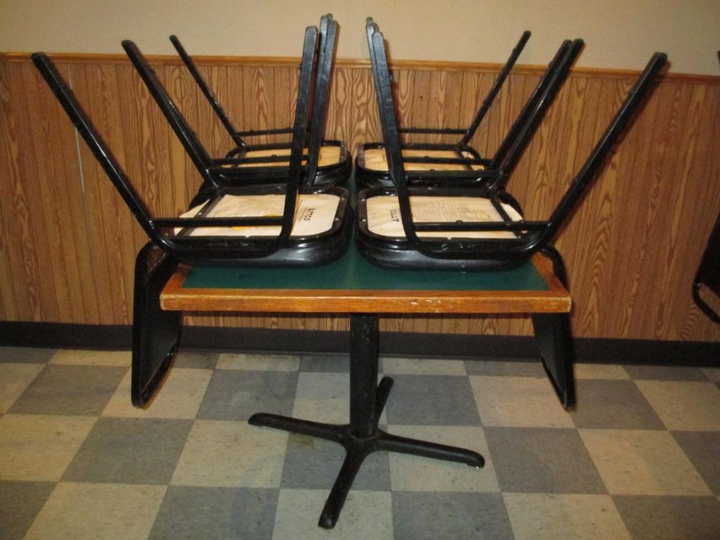 Restaurant Table w/ (4) Chairs