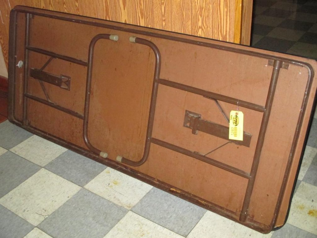 6' Banquet Table w/ Fold Down Legs