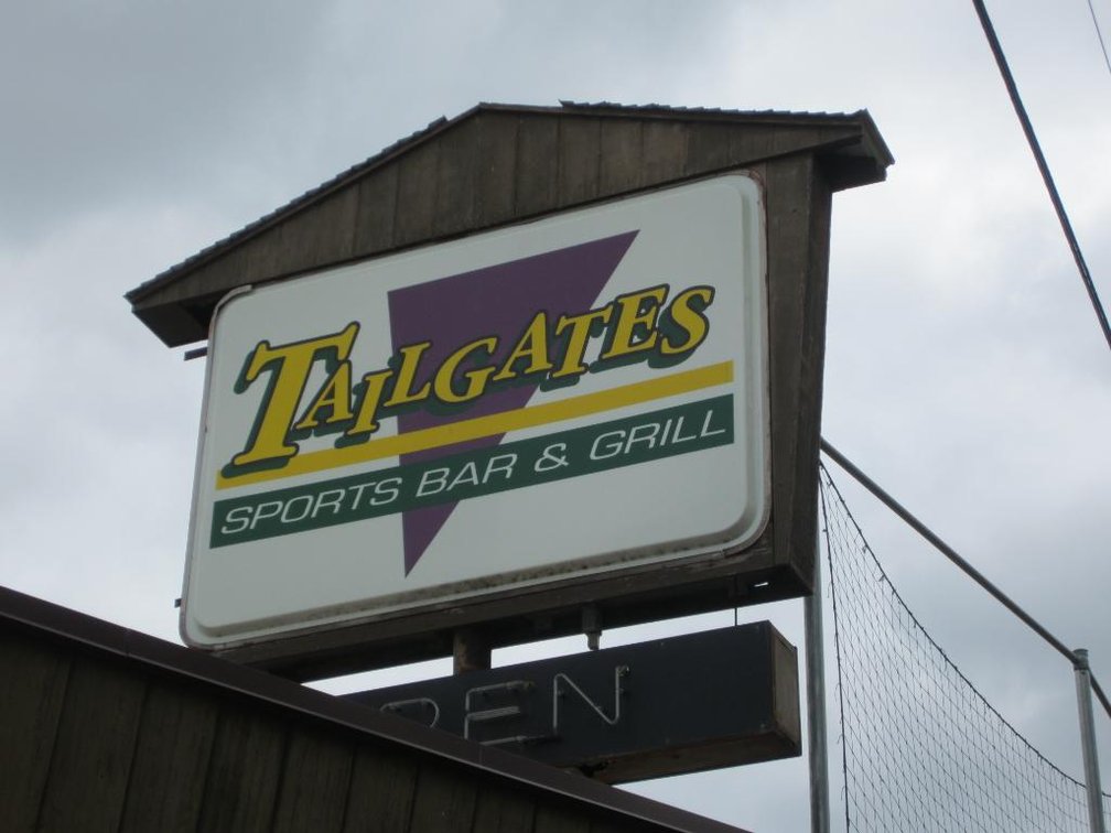Tailgates Sports Bar & Grill Sign