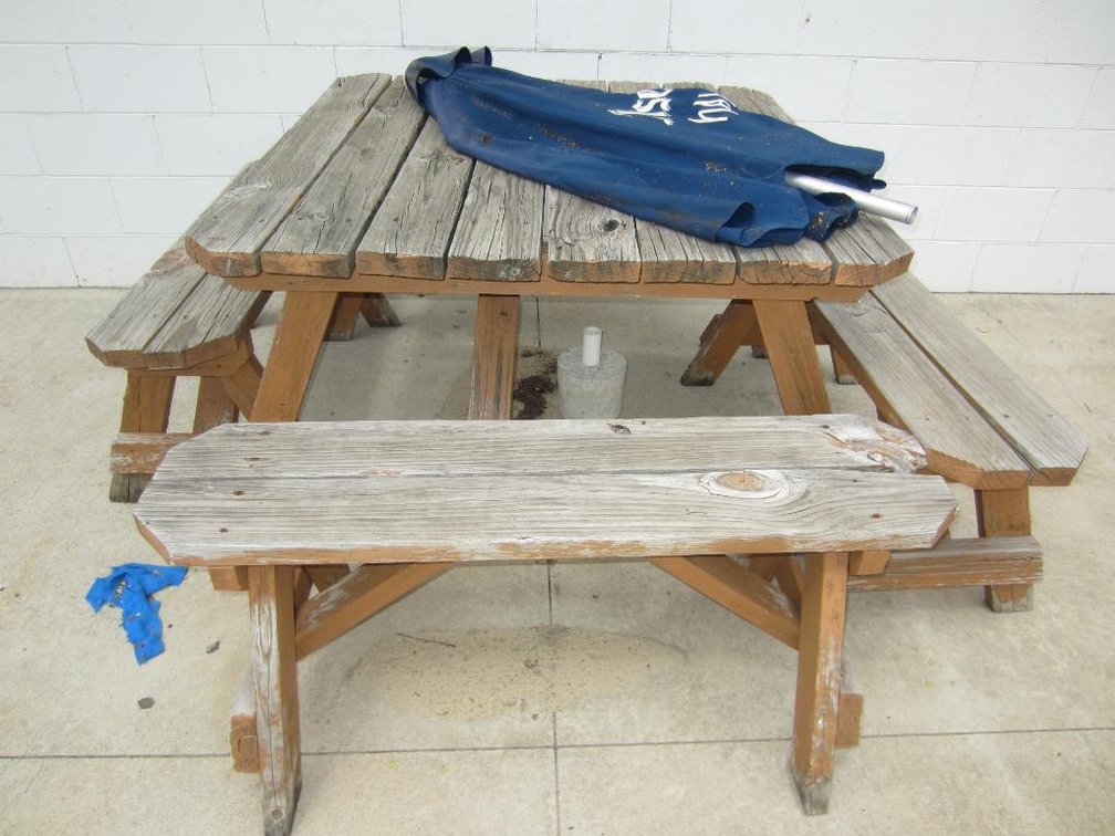 Wooden Picnic Table w/ 3 Benches & Umbrella 