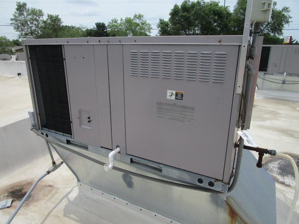 Roof Top  Heat and A/C Unit