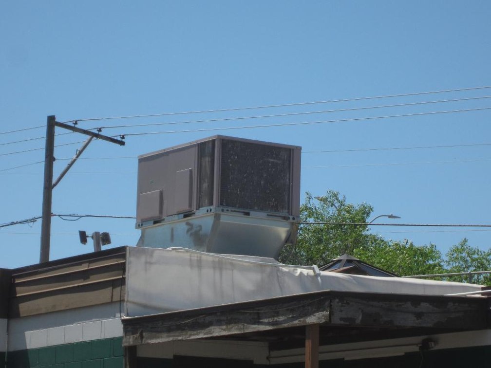 Roof Top Heat and A/C Unit