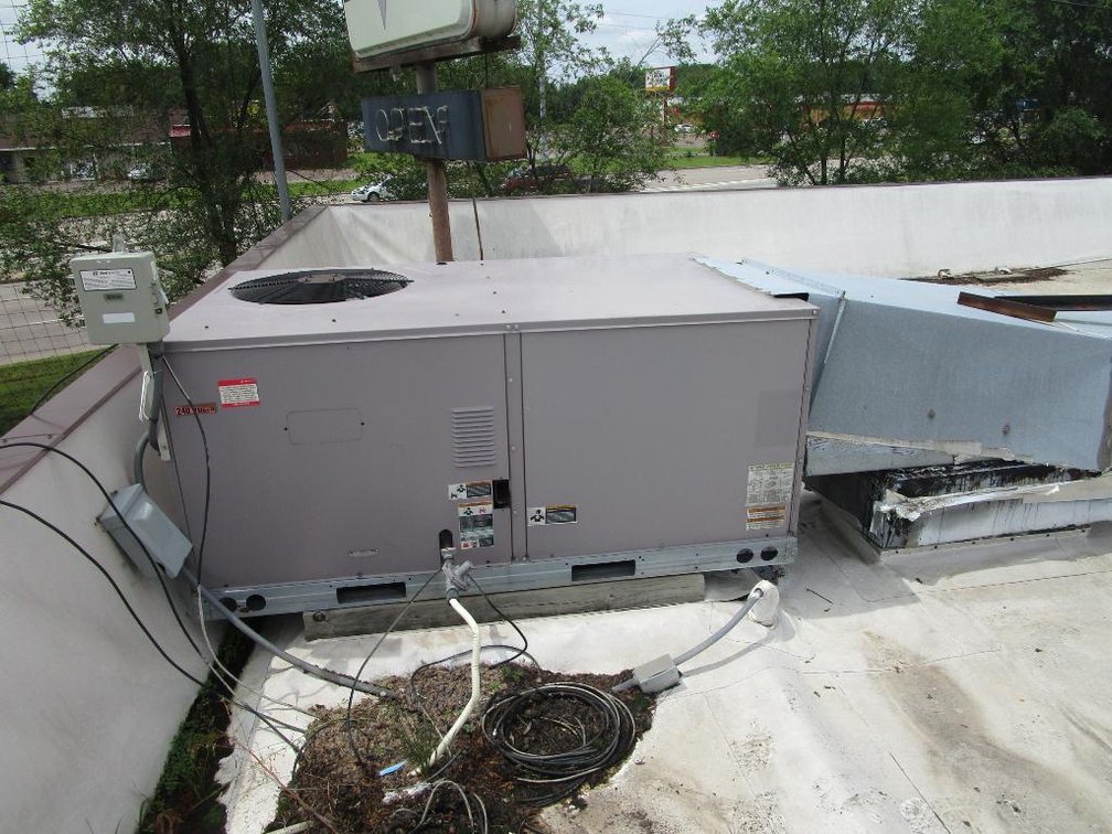Roof Top Heat and A/C Unit