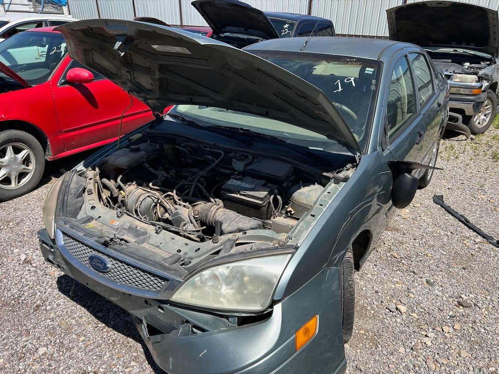 2005 FORD FOCUS- W/ Key & Cranks but Does NOT Start