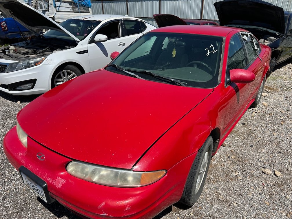 2001 OLDSMOBILE ALERO- W/ Key, Runs Rough & Pulls