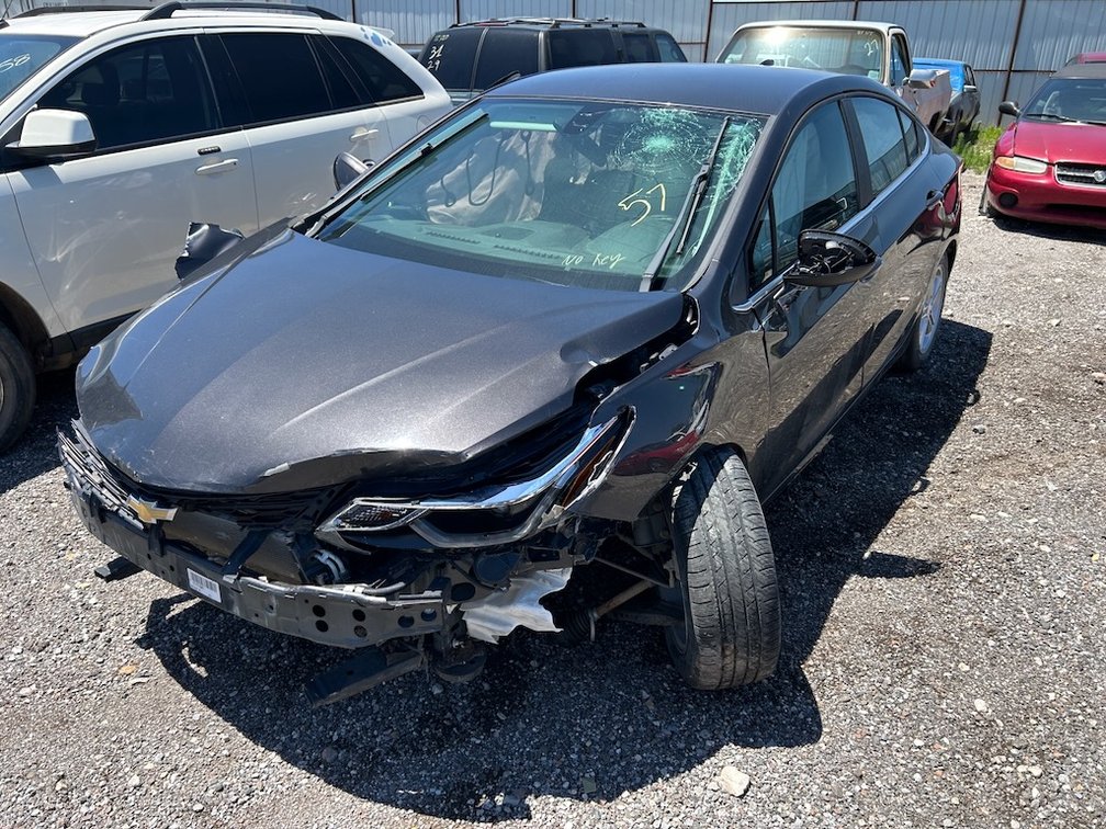 2017 CHEVY CRUZE- No Key