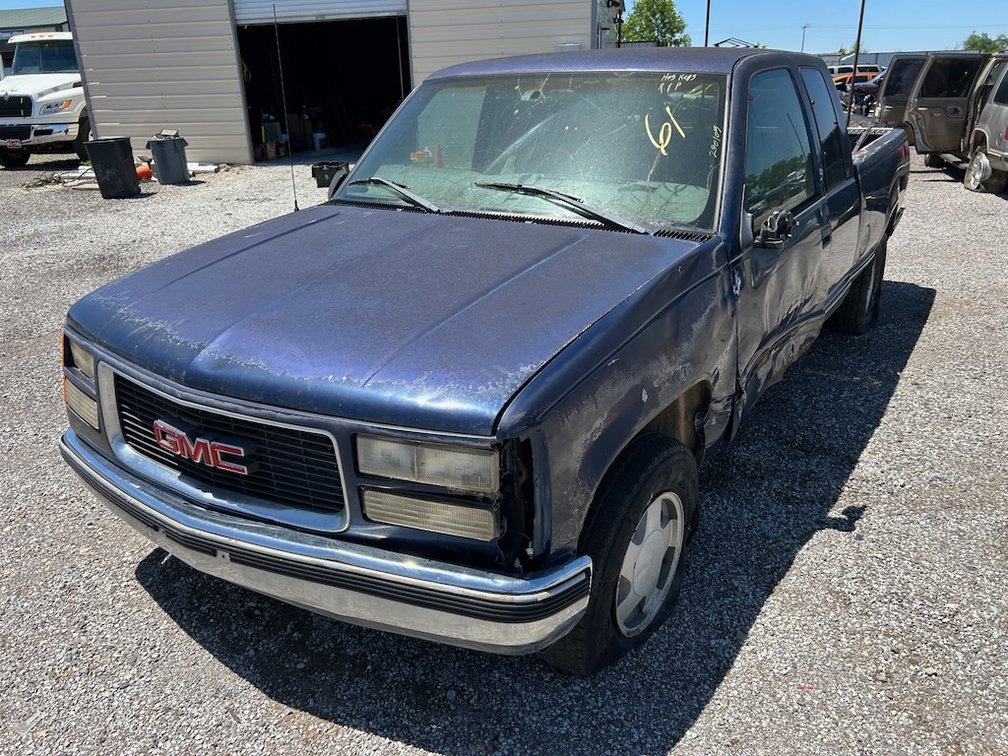 1998 GMC SIERRA- W/ Title & Key, Runs & Pulls