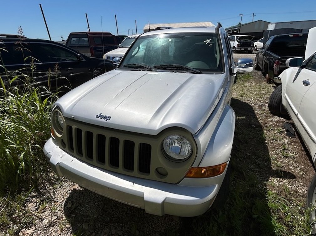 2006 JEEP LIBERTY- W/ Key, Runs & Pulls