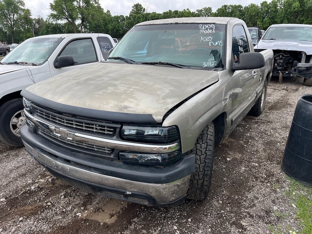 2000 Chevrolet Silverado 1500- W/ Key & Runs