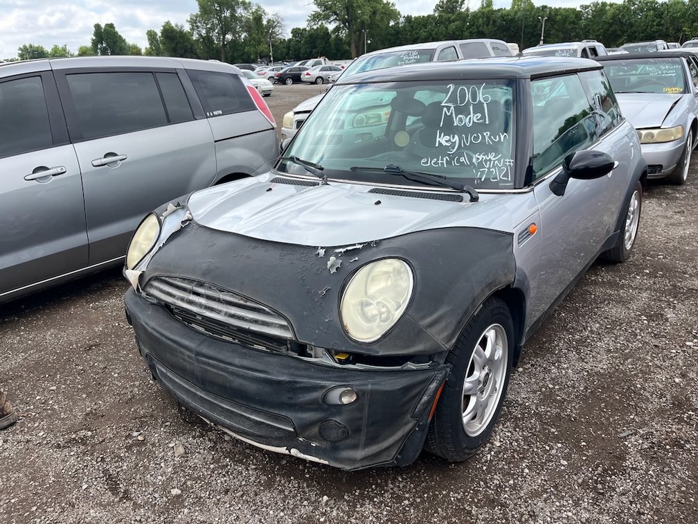2006 Mini Cooper- W/ Key But Does Not Run