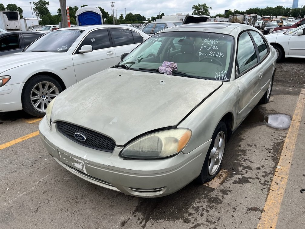 2006 Ford Taurus- W/ Key & Runs