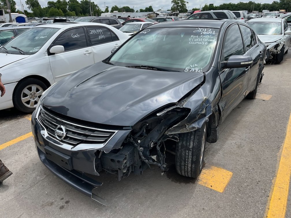2012 Nissan Altima- W/ Key & Runs