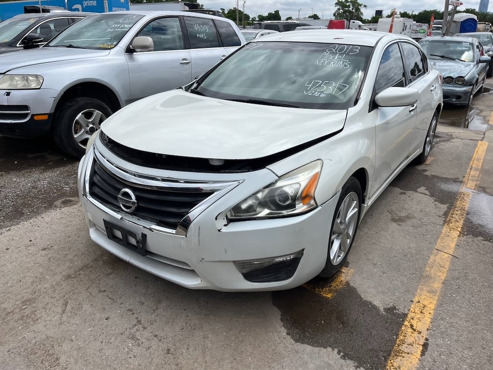 2013 Nissan Altima- W/ Key & Runs