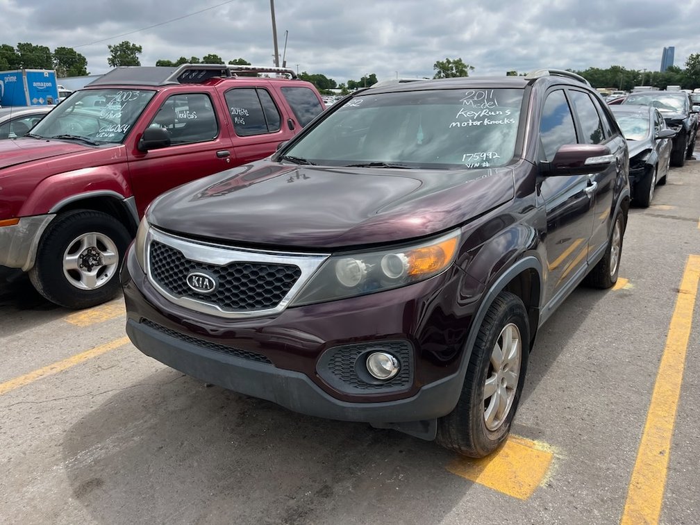 2011 Kia Sorento- W/ Title, Key & Runs