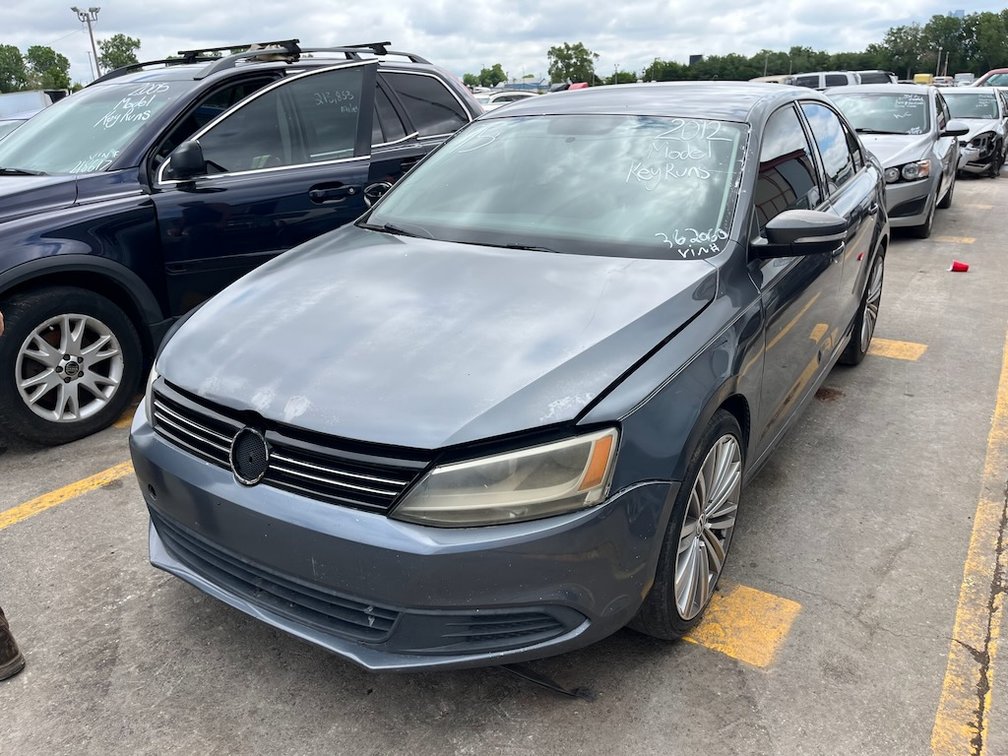 2012 Volkswagen Jetta- W/ Rebuilt Title, Key & Runs