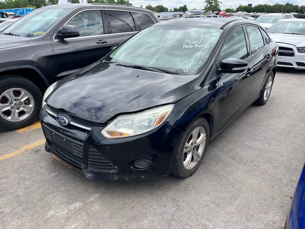 2014 Ford Focus- W/ Title, Key & Runs