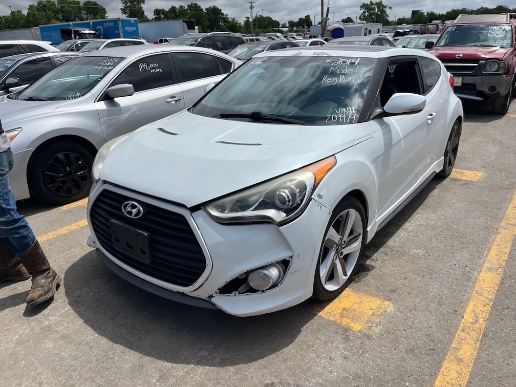 2014 Hyundai Veloster- W/ Key & Runs