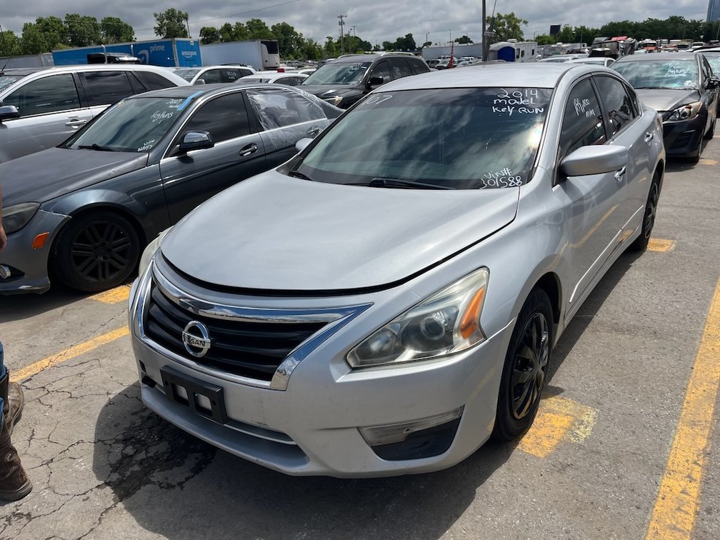 2015 Nissan Altima- W/ Rebuilt Title, Key & Runs
