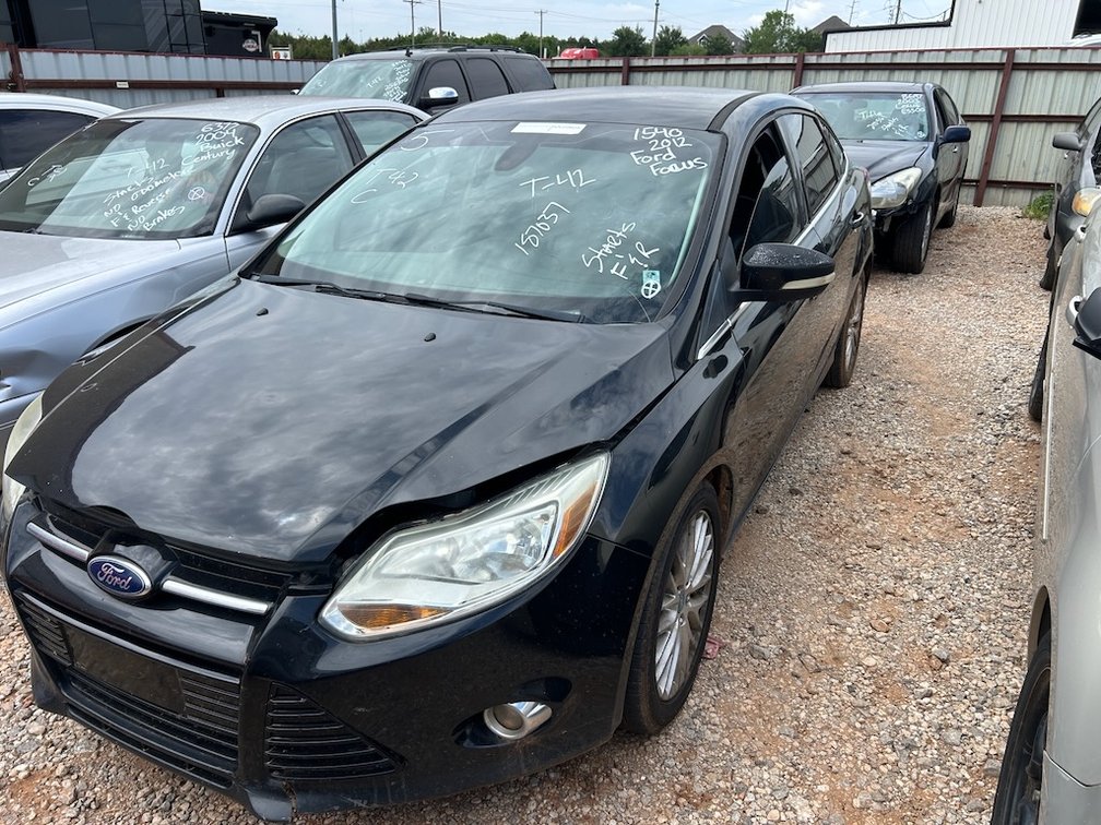 12 FORD FOCUS- Starts & Pulls