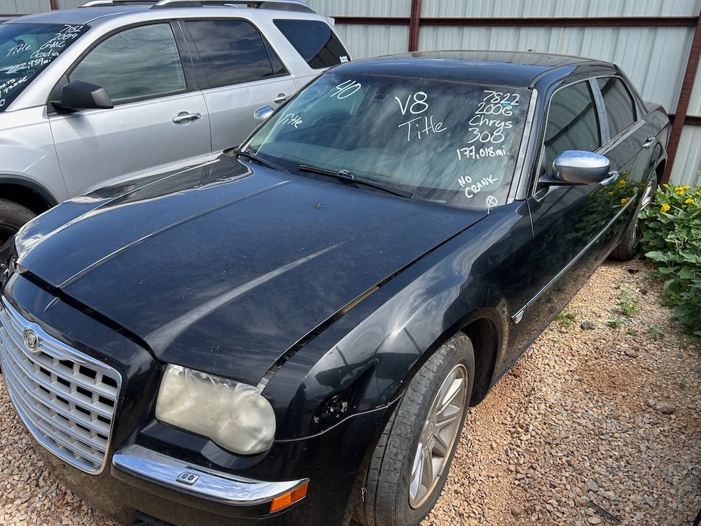 06 CHRY 300- W/ Title but Does NOT Crank