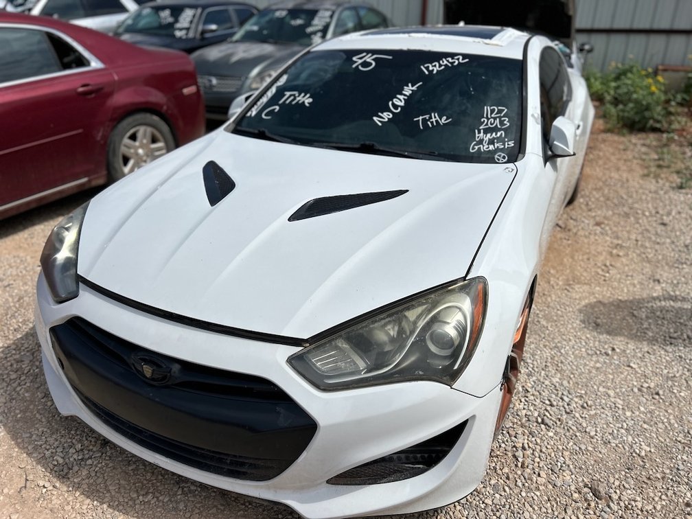 13 HYUNDAI GENISIS- W/ Title