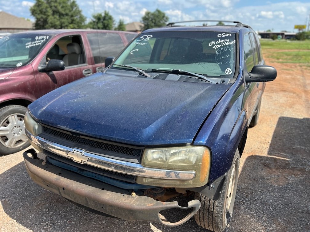 04 CHEV TRAILBLAZER- W/ Title & Cranks but Does NOT Start