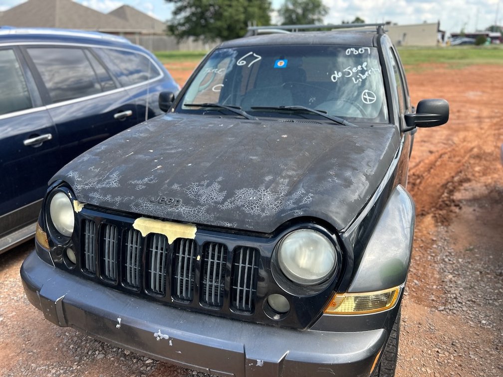 06 JEEP LIBERTY- W/ Title, Starts & Pulls