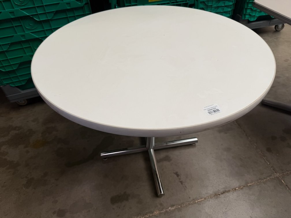 36” Round Table W/ Chrome Base