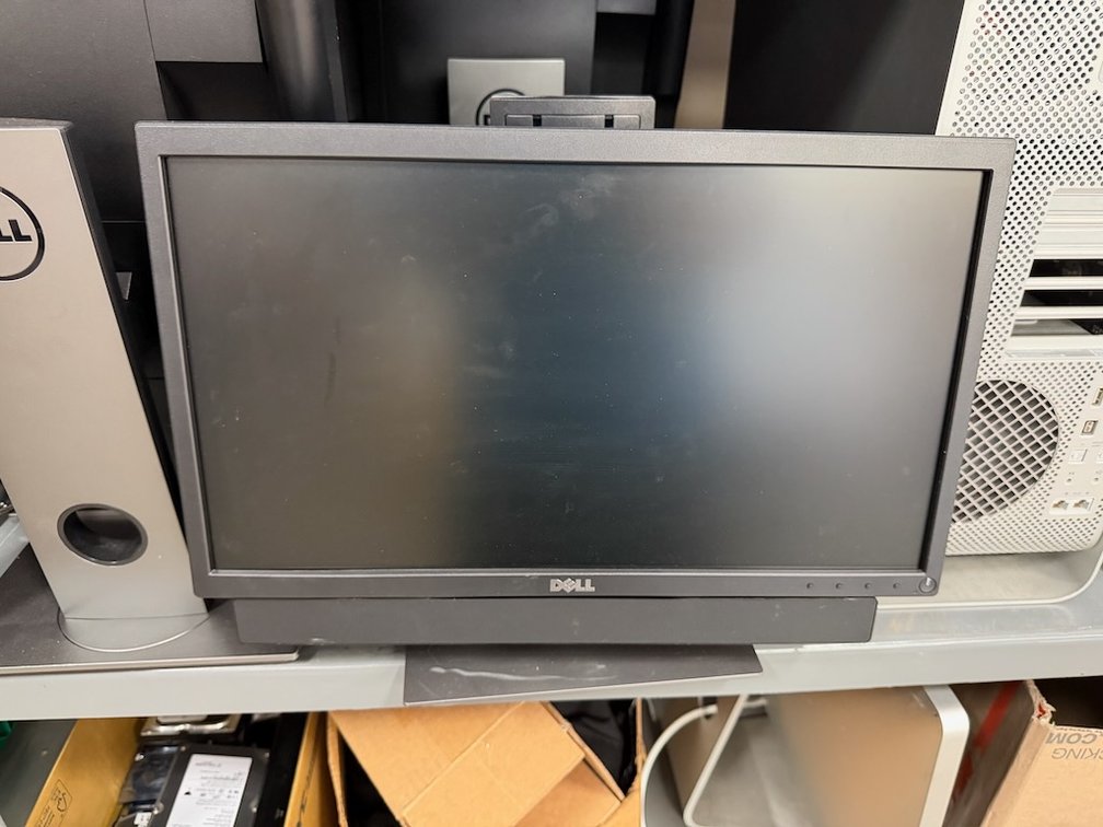 Dell P2018H Monitor w Soundbar (x9)