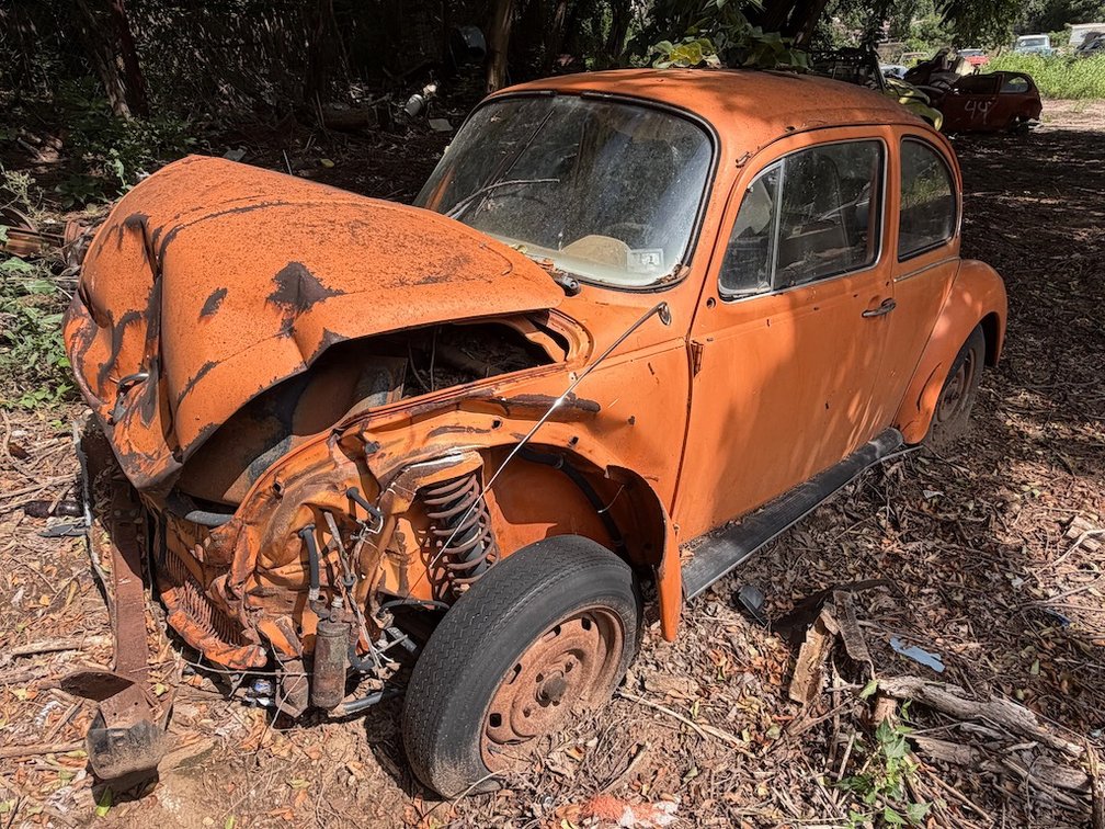 1973 Volkswagen Super Beetle- W/ Title, Engine & Transmission