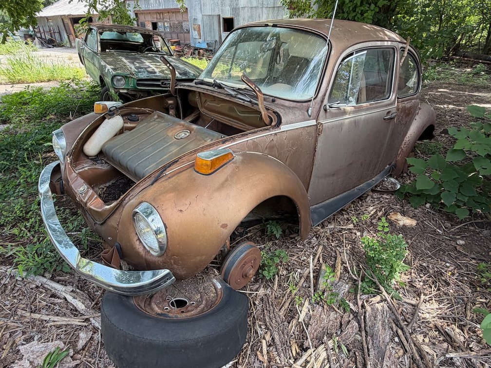 1973 Volkswagen Super Beetle- W/ Registration Cert, Engine & Transmission