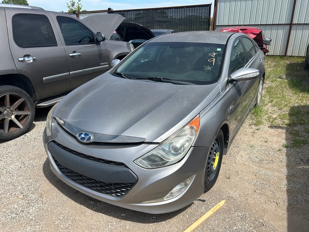 2012 HYNDAI SONATA- W/ Key and Has Power but Does NOT Start