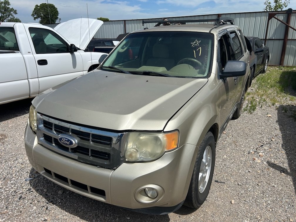 2010 FORD ESCAPE- W/ Key but Does NOT Start