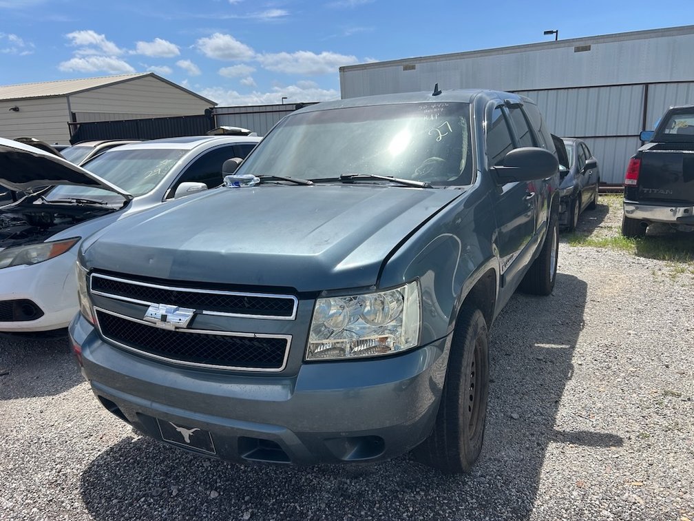 2008 CHEVY TAHOE- W/ Key, Runs & Pulls