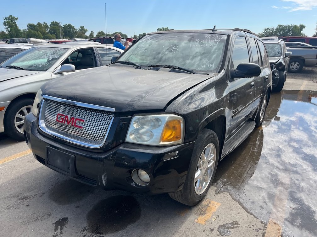 2007 GMC Envoy Denali- W/ Title, Key & Starts