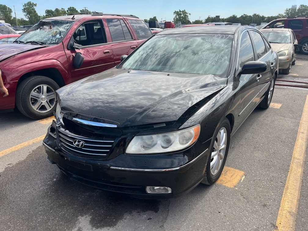 2007 Hyundai Azera- W/ Key & Runs