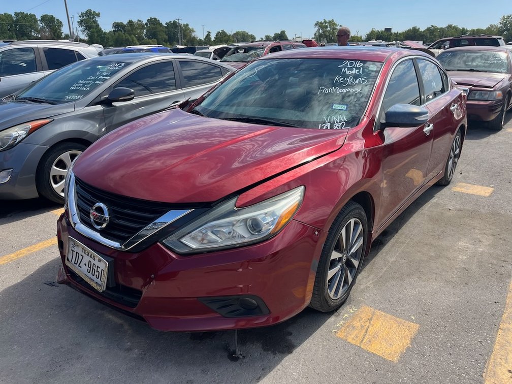 2017 Nissan Altima- W/ Key & Runs