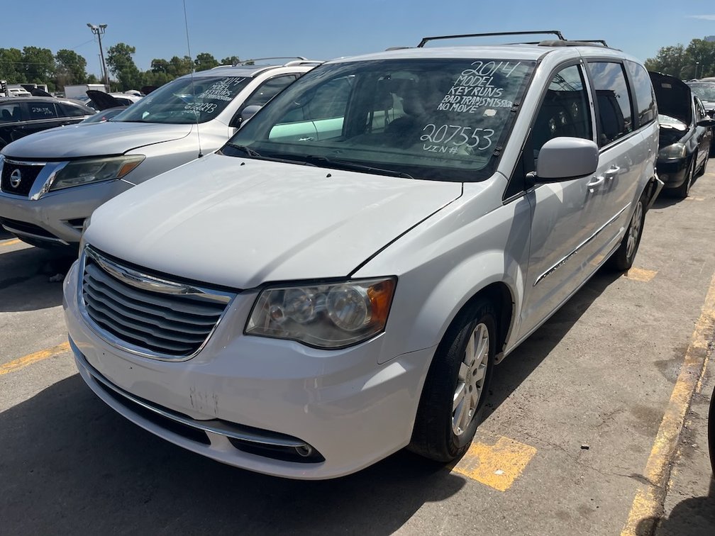 2014 Chrysler Town and Country- W/ Key & Runs But Does Not Move
