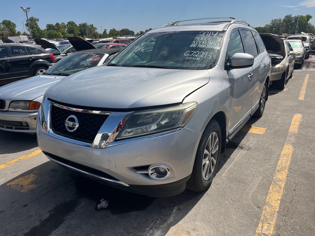 2014 Nissan Pathfinder- W/ Title, Key & Runs