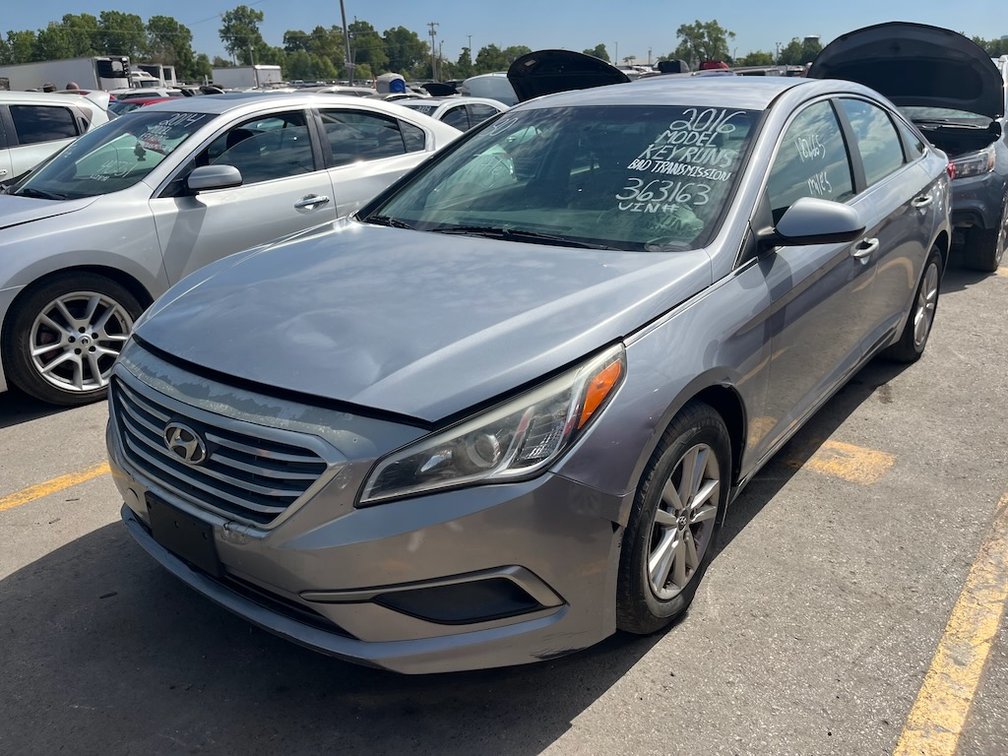 2016 Hyundai Sonata- W/ Title, Key & Runs